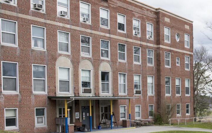 9j0iEuZn-Hopemont-Hospital-1