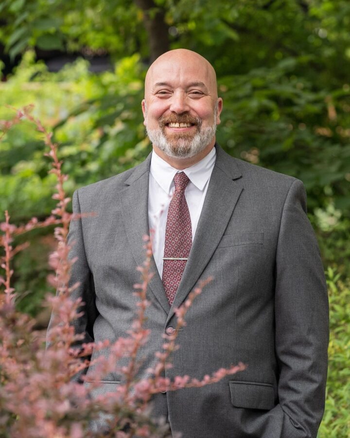 4hxMw8EX-pres_davis.1-1